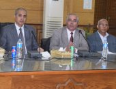 نائب رئيس جامعة بنها يستعرض إنجازات الجامعة أمام أمناء الكليات
