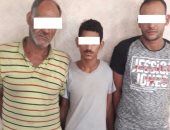 المتهمون بسرقة سيارة "شيبسى": سرقناها من العياط لبيع حمولتها بكرداسة