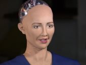 صوفيا VS البشر.. تصريحات الروبوت السعودى تثير المخاوف.. "أنا هنا لمساعدة البشرية على تشكيل المستقبل" و"لا تقلقوا ما دمتم لطفاء معى" رسالة مرعبة.. و"البشر قابلون للبرمجة" ناقوس خطر