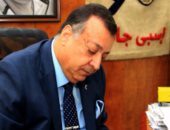 رئيس الجمعية المصرية للغاز يوقع استمارة "علشان تبنيها"