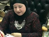 بالصور.. إقبال سيدات بورسعيد على توقيع استمارة "علشان تبنيها"