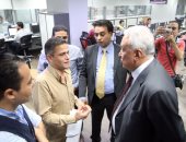 بالصور.. سامح عاشور نقيب المحامين يزور اليوم السابع ويطلع على دورة العمل