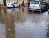 بالصور.. غرق شوارع حى الزهور ببورسعيد بمياه الأمطار