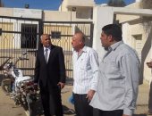 رئيس مدينة بئر العبد يعاقب أطباء الوحدة الصحية ببالوظة لتأخرهم