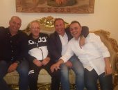 طارق يحيى والفيلسوف فى زيارة أحمد عبد الحليم بعد إصابته بـ"جلطة"