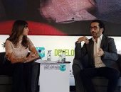 بشرى تنشر صورة أحمد حلمى فى مواجهة التطرف بمنتدى شباب العالم