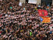 بالصور.. إضراب فى كتالونيا يتسبب فى إغلاق الطرق بعد حبس نشطاء وسياسيين