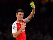 مدافع أرسنال يعلن اعتزاله الدولى بعد مونديال روسيا