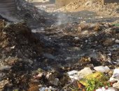 بالصور.. قارئ يشكو نقص الخدمات وتراكم القمامة بمنطقة أبو رجيلة "النزهة 2"