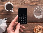 شركة يابانية تطلق هاتفا ذكيا فى حجم بطاقة الائتمان