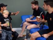 نيمار يستطلع آراء ميسى وسواريز فى العودة إلى برشلونة