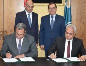 بروتوكول تعاون لإدارة "البترول" محطات وزارة الرزاعة لتموين السيارات