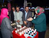 بالصور.. رئيس مدينة مطروح يفتتح معرض منتجات الشباب البيئية واليدوية