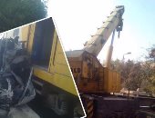 بالصور.. مسلسل ضحايا المزلقانات عرض مستمر.. مصرع شخص فى تصادم قطار بسيارة نصف نقل فى شبين القناطر.. رفع آثار الحادث وعودة الحركة لطبيعتها.. والتحريات: عامل المزلقان أنهى ورديته وانصرف قبل مرور القطار 