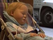 بالصور.. تمثال "الطفل النائم" يثير حيرة سكان مدينة نيويورك الأمريكية