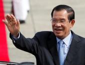 رئيس وزراء كمبوديا يشرف على عملية إنقاذ بموقع انهيار مبنى غربى البلاد