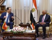 صور.. عبد العال يستقبل رئيس وزراء تونس ويؤكد: لابد من زيادة التجارة بين البلدين