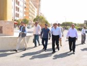 محافظ سوهاج يشدد على رفع المخلفات والقمامة وإزالة التعديات بحى الكوثر