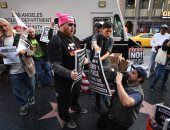 صور.. مظاهرات فى كاليفورنيا ضد رغبة ترامب التصعيد ضد كوريا الشمالية