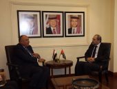 سامح شكرى يبحث مع نظيره الأردنى تطورات الوضع فى لبنان وسوريا