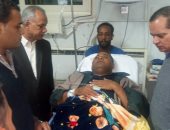 محافظ سوهاج يكلف بتقديم الرعاية لضابط ومجندين مصابين فى حادث انقلاب سيارة