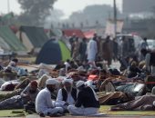 صور.. متظاهرون يغلقون مدخلا رئيسيا لـ"إسلام آباد" بسبب قوانين "التجديف"