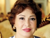 جمالك بعد الخمسين له طعم تانى اتعلمى خطوات المكياج البسيط على طريقة "لبلبة"