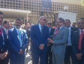 صور.. النمنم ومحافظ أسوان يفتتحان ملتقى الثقافات الإفريقية على أغانى نوبية