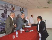 صور.. محافظ المنيا يسلم جوائز الفائزين بالمسابقة الدينية لإذاعة شمال الصعيد