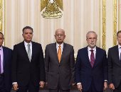 صور.. وزير النقل: تحديث نظم الإشارات يتضمن تزويد المزلقانات بأجراس وبوابات أوتوماتيكية