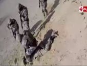 عماد اديب يعرض لقطات حية للحظة القبض على الإرهابى الأجنبى بالواحات