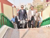 صور.. محافظ أسيوط يفتتح كوبرى للمشاه أعلى السكة الحديد بتكلفة 6 مليون جنيه