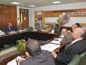 نائب رئيس جامعة أسيوط يترأس اجتماع الفريق الإدارى لتأهيل الجامعة للاعتماد