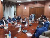 محافظ بورسعيد يجتمع بمجلس إدارة النادى المصرى الجديد