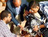 صور.. شباب مصرى ينجح فى تطوير غواصة آلية تعمل بالتحكم عن بعد
