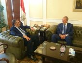 وزير قطاع الأعمال العام يلتقى محافظ البحر الأحمر لبحث التعاون المشترك