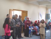 سكرتير عام المنيا يتفقد فعاليات ورش الحرف التراثية بالمجلس القومى للمرأة