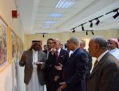 صور.. افتتاح معرض فن تشكيلى لفنانين سعوديين بقصر ثقافة الأقصر 