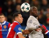 التعادل السلبى يحسم الشوط الأول بين بازل ومانشستر يونايتد بدورى الأبطال