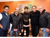 أيمن بهجت قمر ينشر صورة مع أكرم وتامر حسنى ووليد منصور