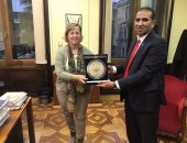  رئيس جامعة أسوان يزور إسبانيا لبحث سبل التعاون  