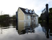 صور.. أمطار غزيرة وفيضانات عارمة تغرق شوارع أيرلندا
