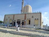 توافد أهالى بئر العبد على المستشفى للتبرع بالدم لمصابى حادث مسجد العريش