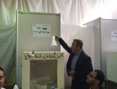 أيمن يونس يدلي بصوته في انتخابات الزمالك