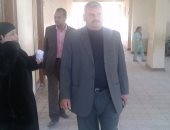 إحالة 10 من العاملين بإحدى المدارس والوحدة الصحية بسوهاج  للتحقيق