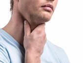 أعراض الإصابة بالتهاب اللوزتين عديدة أبرزها رائحة الفم الكريهة