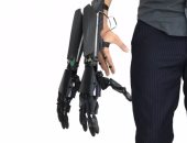 شركة إيطالية تطور "قفاز روبوتى" جديد يزودك بأربع أيادى 