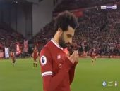 فيديو.. محمد صلاح يقرأ الفاتحة قبل انطلاق قمة ليفربول وتشيلسى 