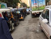  قارئ يشكو عشوائية "التوك توك" والباعة الجائلين بشوارع المعادى