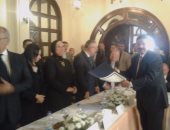 فيديو وصور.. وزير التنمية المحلية يكرم رئيس مدينة اطسا ضمن أفضل رؤساء المدن بمصر